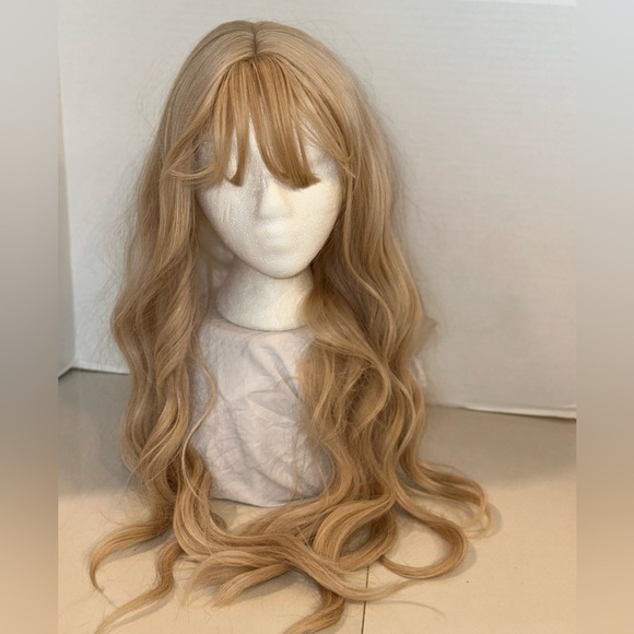 Other - Long Wavy Blonde Wig 🩷